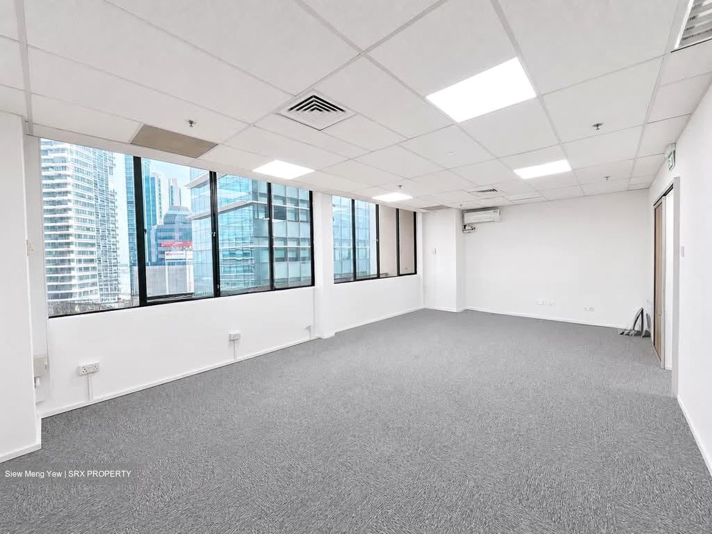 International Plaza (D2), Office #592351541
